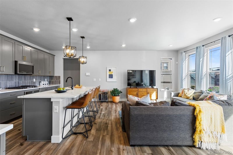 7133 Finsberry Way, Castle Pines, CO 80108