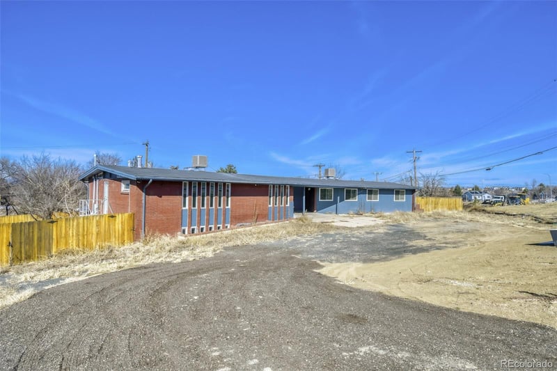 8221 Bradburn Dr, Westminster, CO 80031