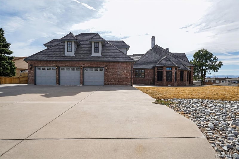 9960 Croke Dr, Northglenn, CO 80260