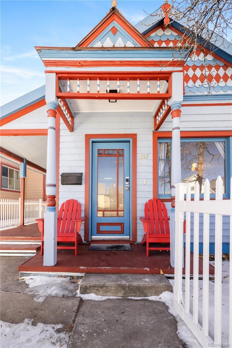 217 8th St, Leadville, CO 80461