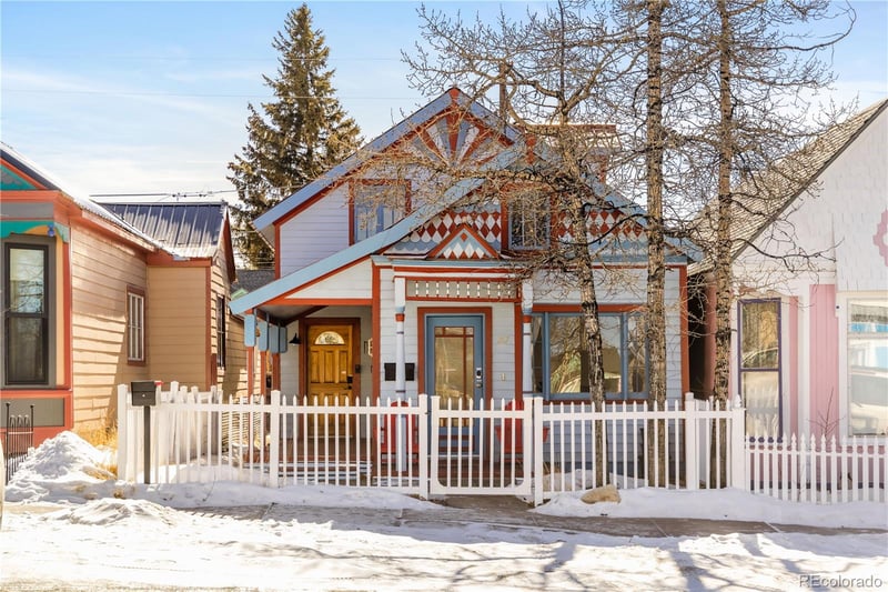 217 8th St, Leadville, CO 80461