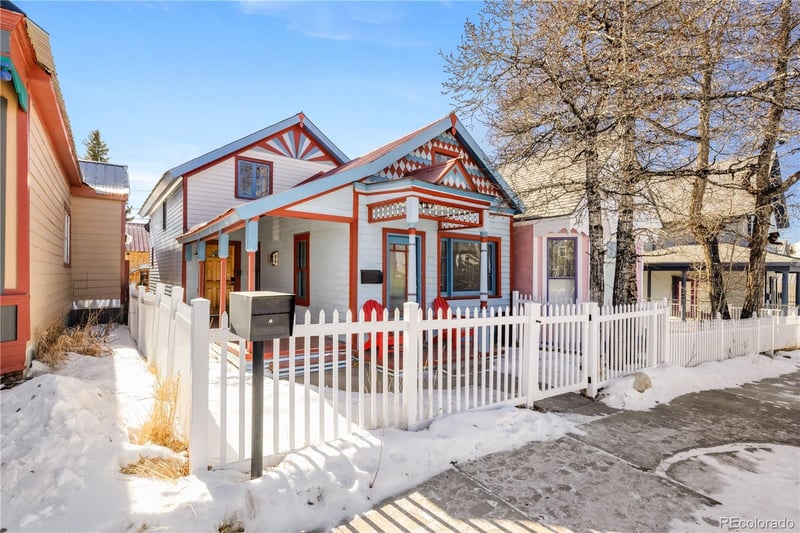 217 8th St, Leadville, CO 80461