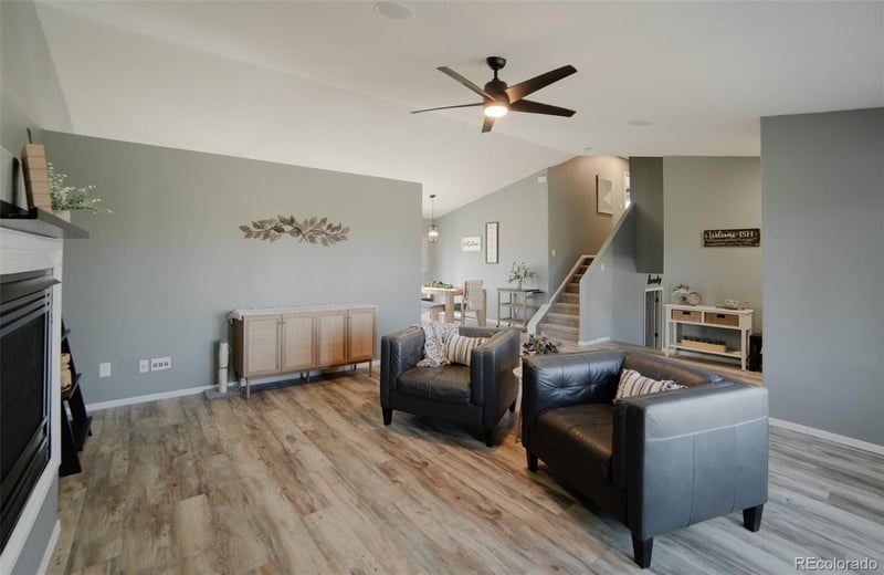 917 Sterling Ln, Pueblo, CO 81007