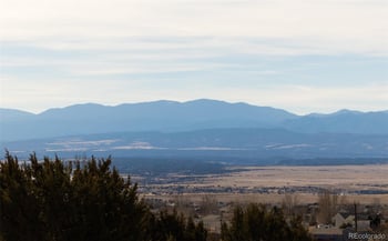 917 Sterling Ln, Pueblo, CO 81007