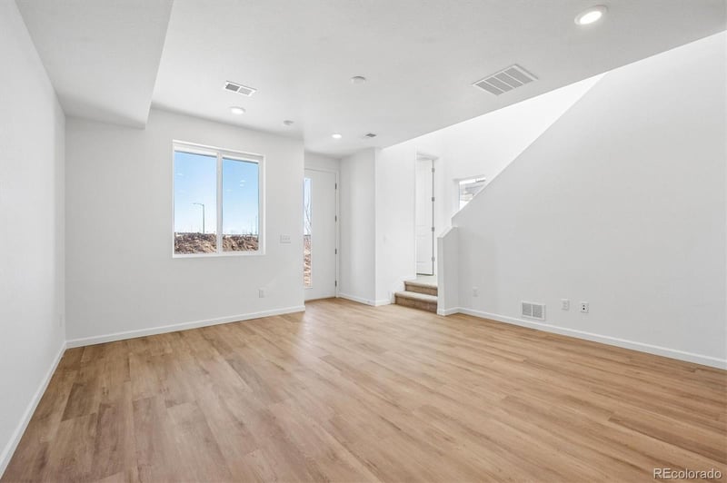 24175 30th Pl, Aurora, CO 80019