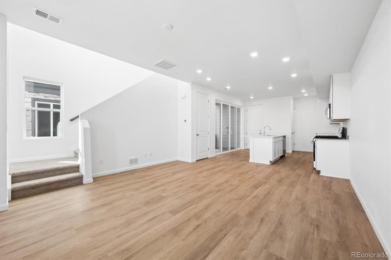 24175 30th Pl, Aurora, CO 80019