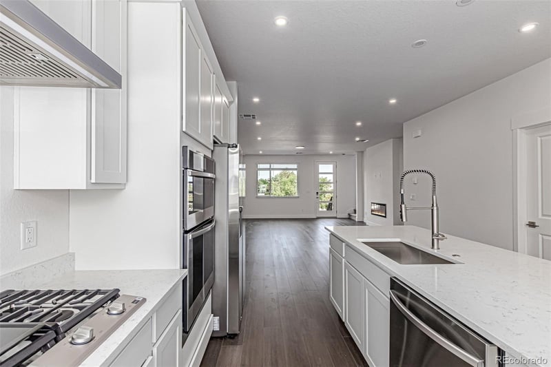 75 Ascent Trl, Englewood, CO 80112