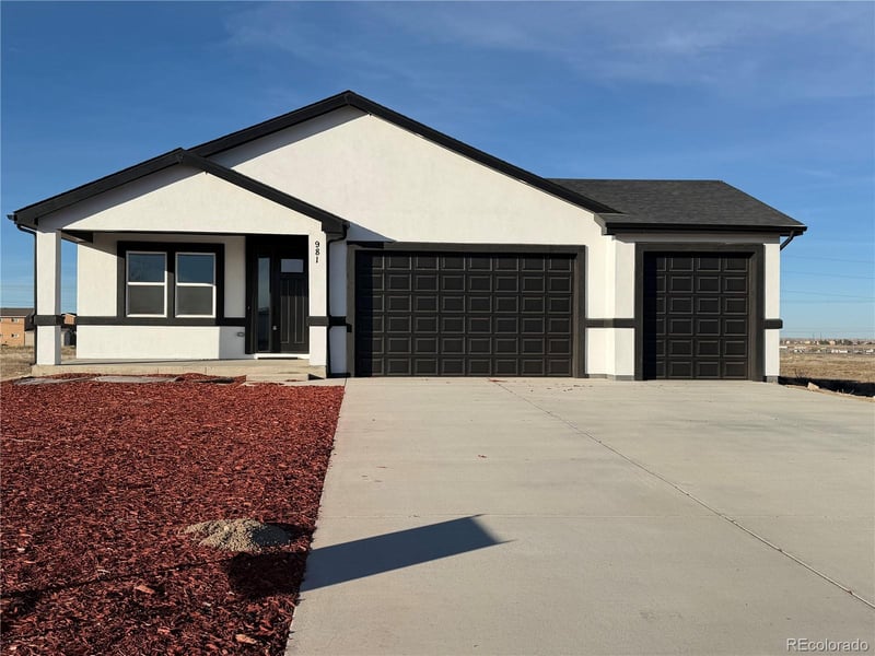 981 Waverly Dr, Pueblo, CO 81007