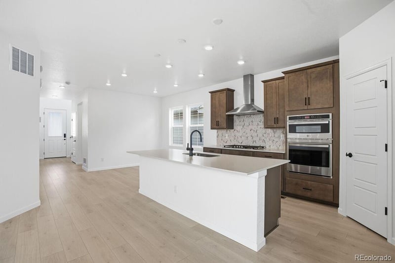 8784 Whiteclover St, Littleton, CO 80125