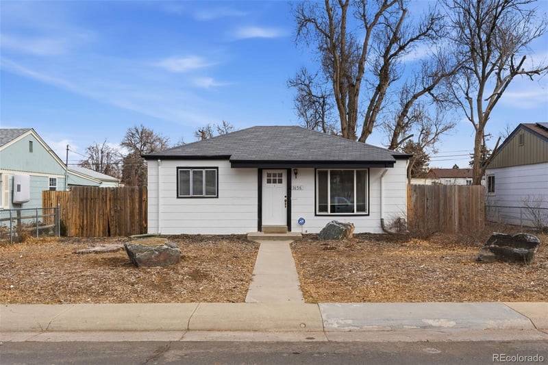 1656 Newark St, Aurora, CO 80010