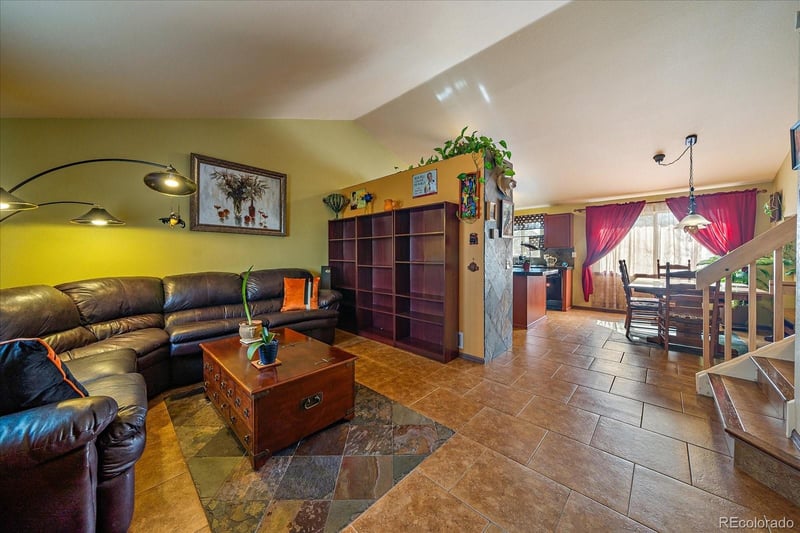 22894 Progress Ave, Aurora, CO 80015