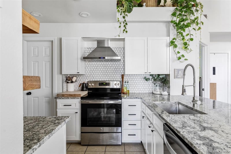 888 Reed Ct #B, Lakewood, CO 80226