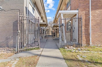 1630 Chester St, Aurora, CO 80010