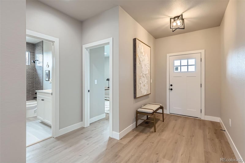 21 Gray St, Lakewood, CO 80226