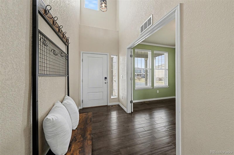6061 Miners Peak Cir, Frederick, CO 80516
