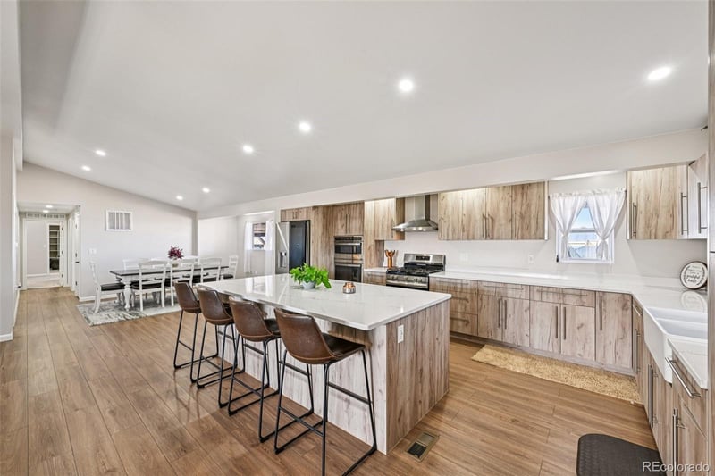 53909 E Bison Dr, Strasburg, CO 80136