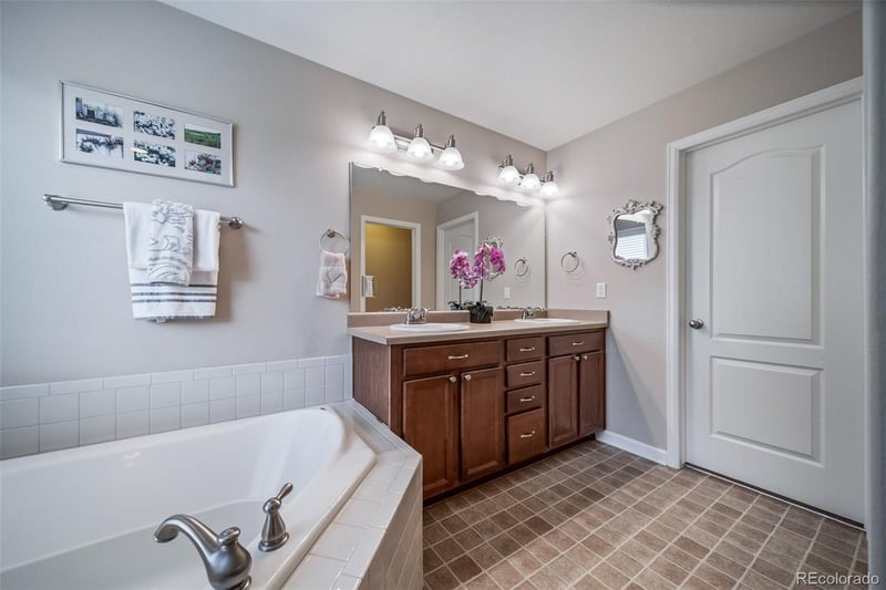 18236 Shadbury Ln, Parker, CO 80134