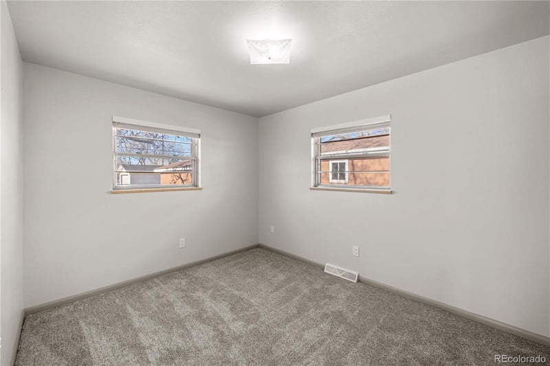 943 Bragdon Ave, Pueblo, CO 81004