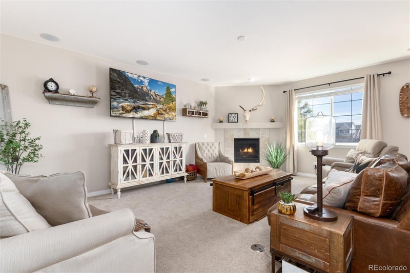 42 Newcastle Ct, Aurora, CO 80018