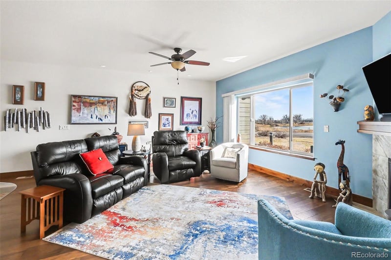 1906 Sunshine Peak Dr, Loveland, CO 80538