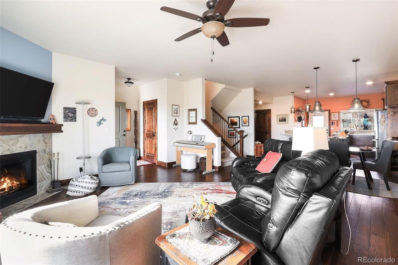 1906 Sunshine Peak Dr, Loveland, CO 80538