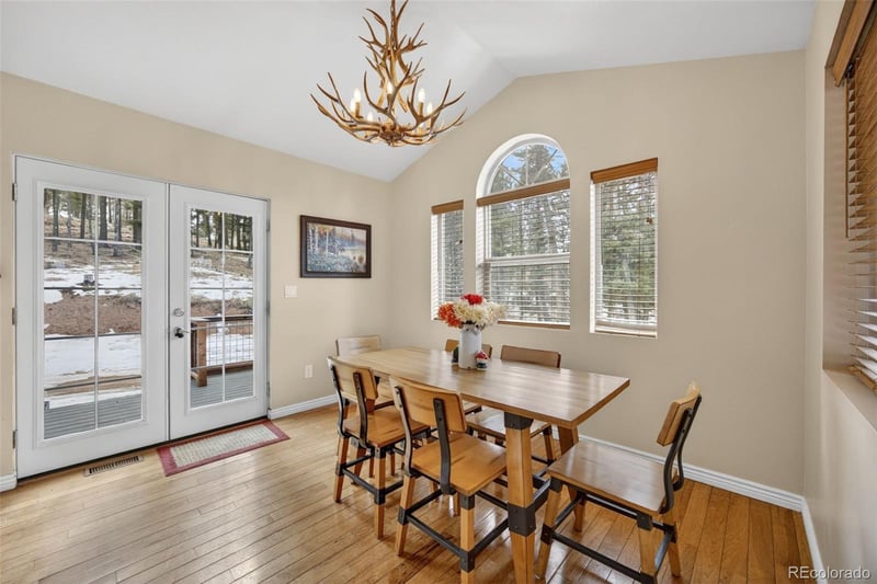 68 Nevada Ln, Florissant, CO 80816