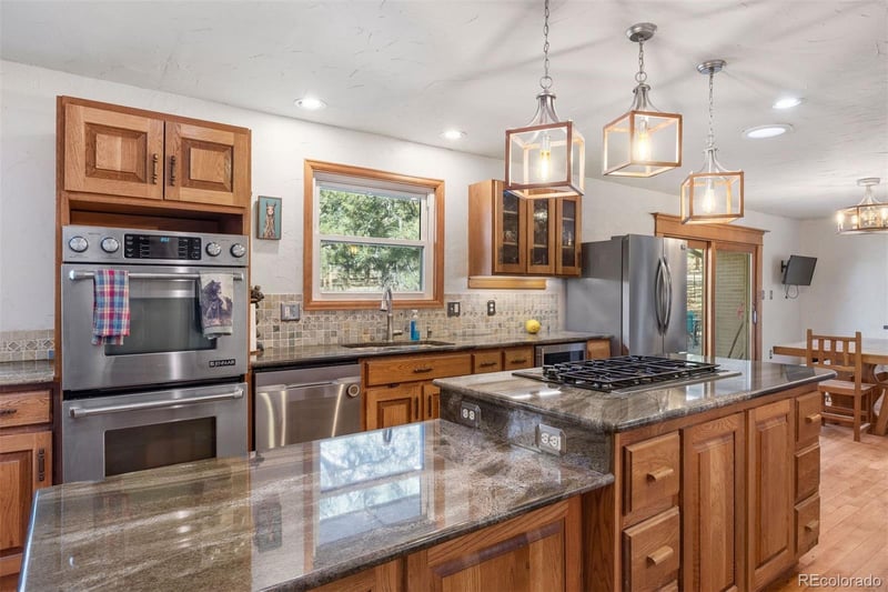 2399 Vista Dr, Larkspur, CO 80118