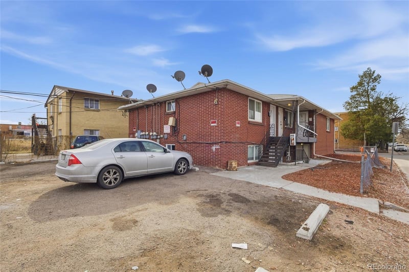 1592 Lansing St, Aurora, CO 80010
