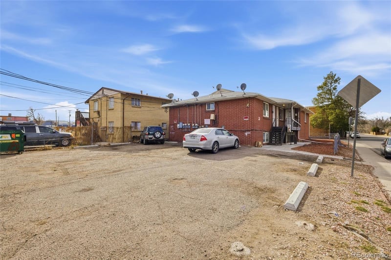 1592 Lansing St, Aurora, CO 80010