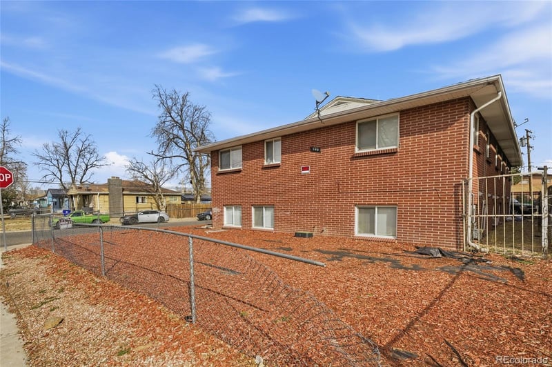 1592 Lansing St, Aurora, CO 80010