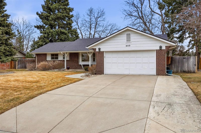 800 Pinewood Ave, Littleton, CO 80121