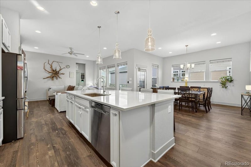 21463 59th Pl, Aurora, CO 80019