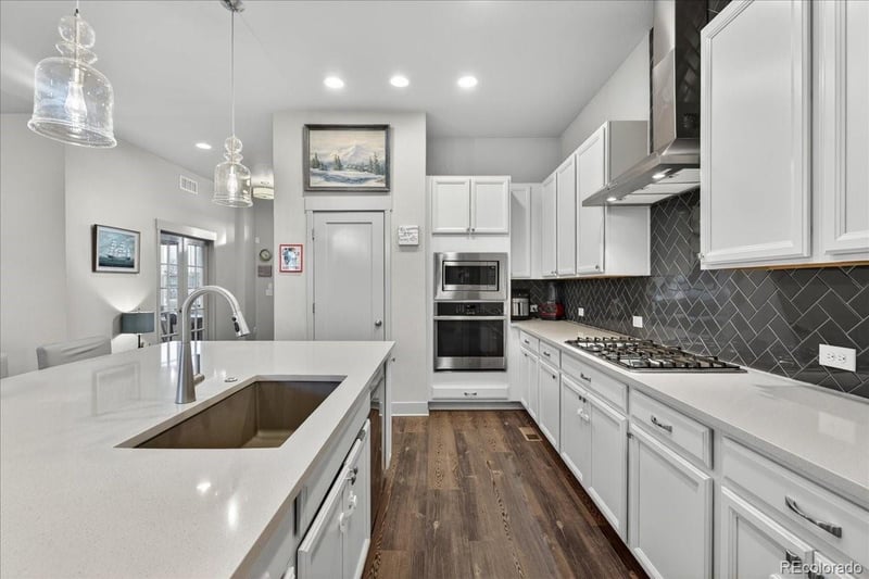 21463 59th Pl, Aurora, CO 80019