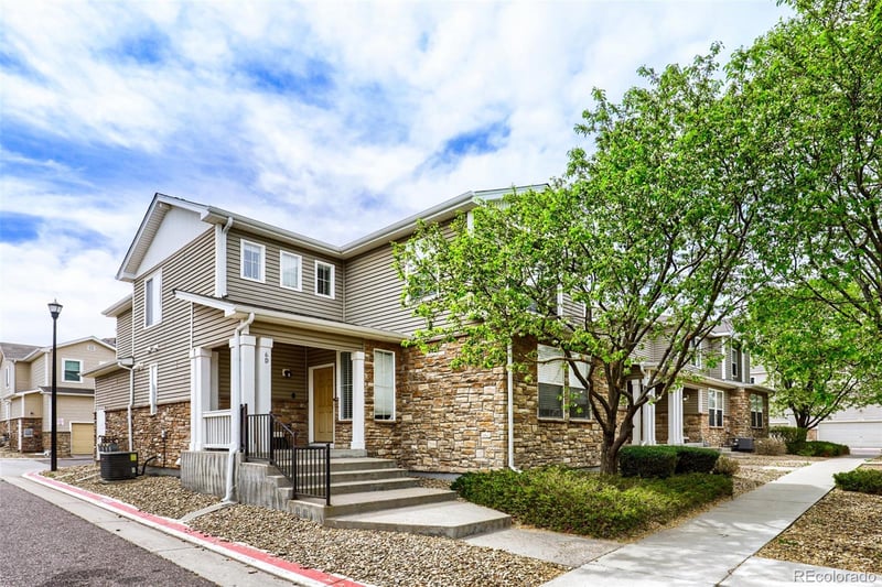 9758 Laredo St #6C, Commerce City, CO 80022