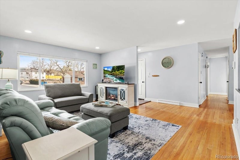 921 Taft St, Lakewood, CO 80228