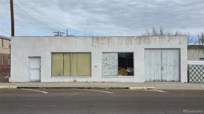 208 Pine St, Julesburg, CO 80737