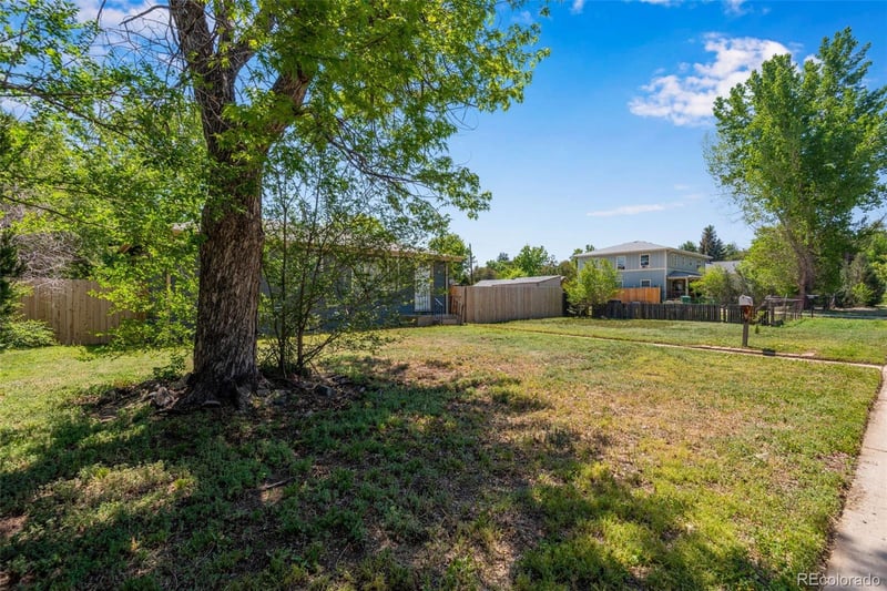 934 Linley Ct, Denver, CO 80204