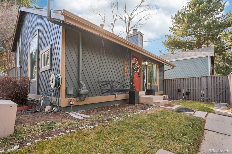 10205 E Peakview Ave, Englewood, CO 80111