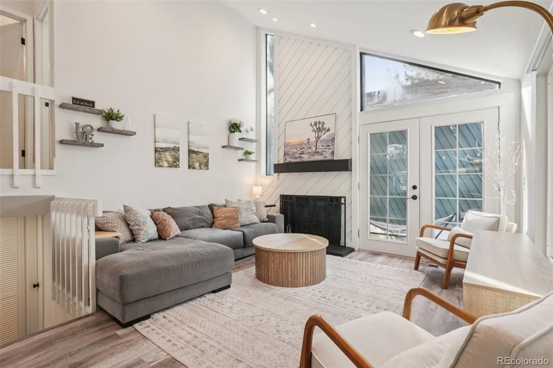 10205 Peakview Ave, Englewood, CO 80111