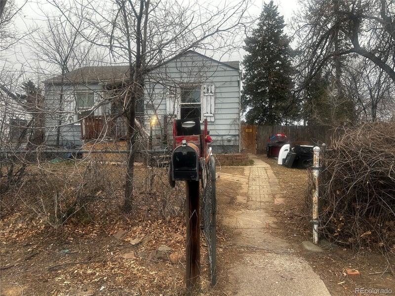 4286 Acoma St, Englewood, CO 80110