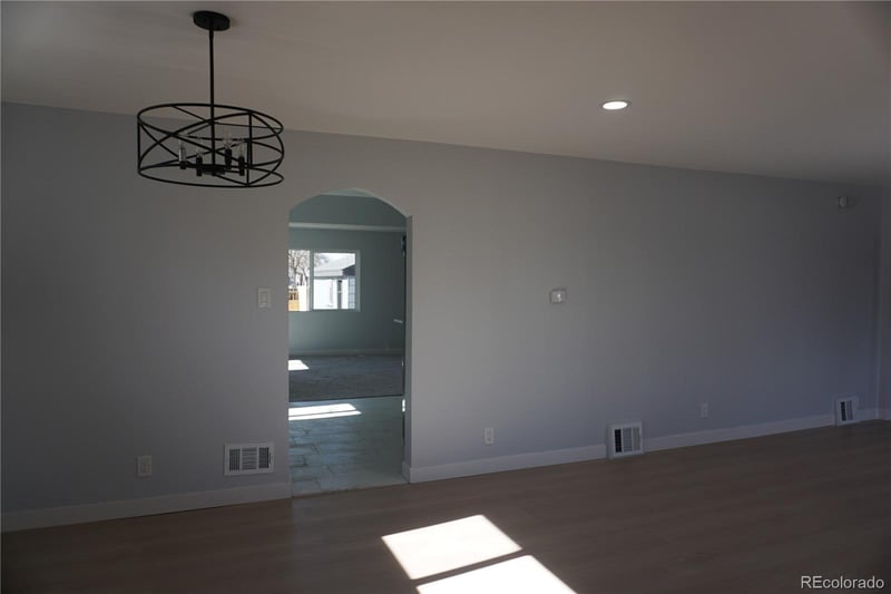 1657 Kingston St, Aurora, CO 80010