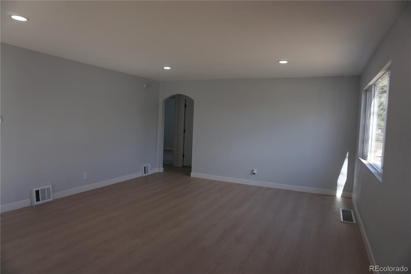 1657 Kingston St, Aurora, CO 80010