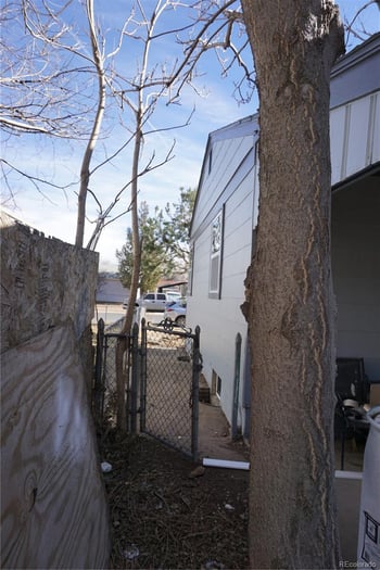 1657 Kingston St, Aurora, CO 80010