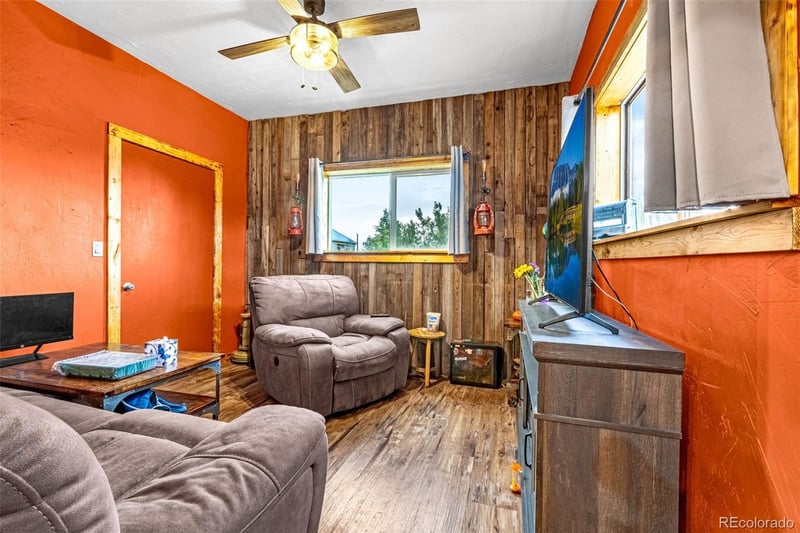 207 Eaton Ave, Cripple Creek, CO 80813