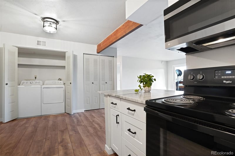 341 Wright St #204, Lakewood, CO 80228