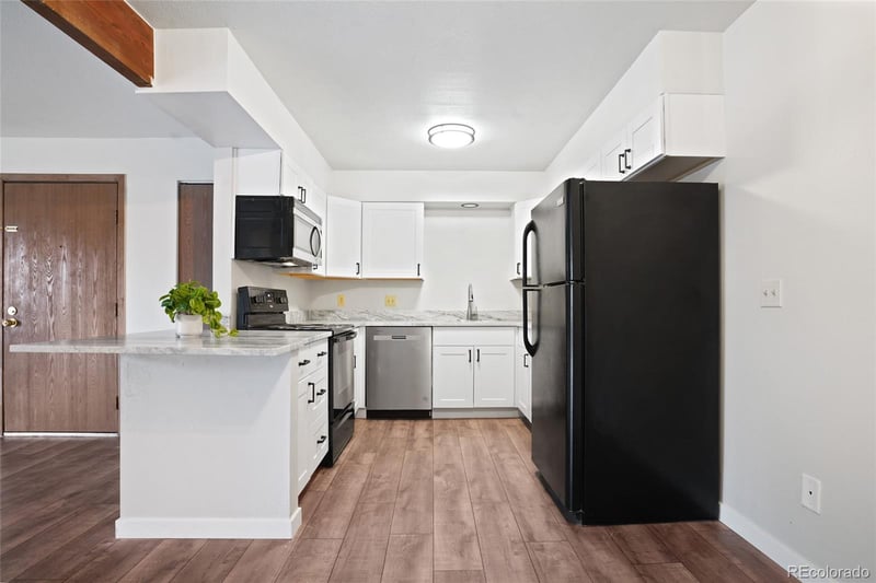 341 Wright St #204, Lakewood, CO 80228