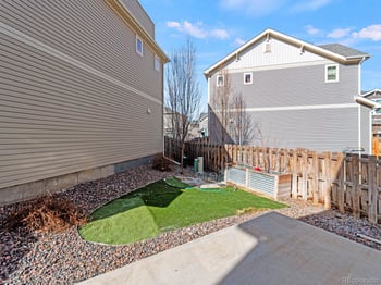 231 Old Hammer Ct, Aurora, CO 80018