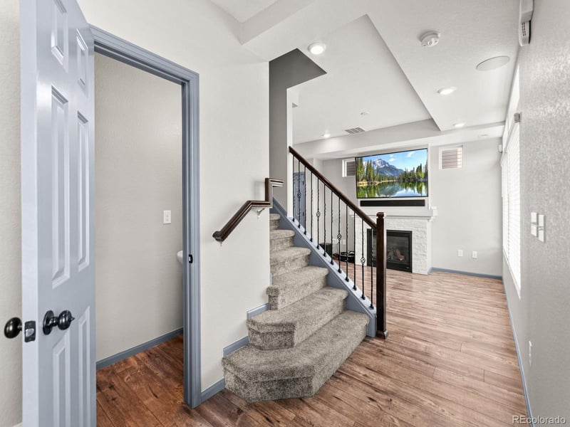 231 Old Hammer Ct, Aurora, CO 80018