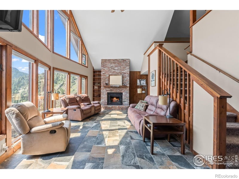 317 Dunraven Glade Rd, Glen Haven, CO 80532