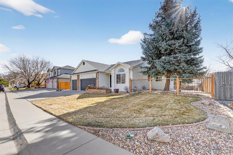 2066 E 129th Ave, Thornton, CO 80241